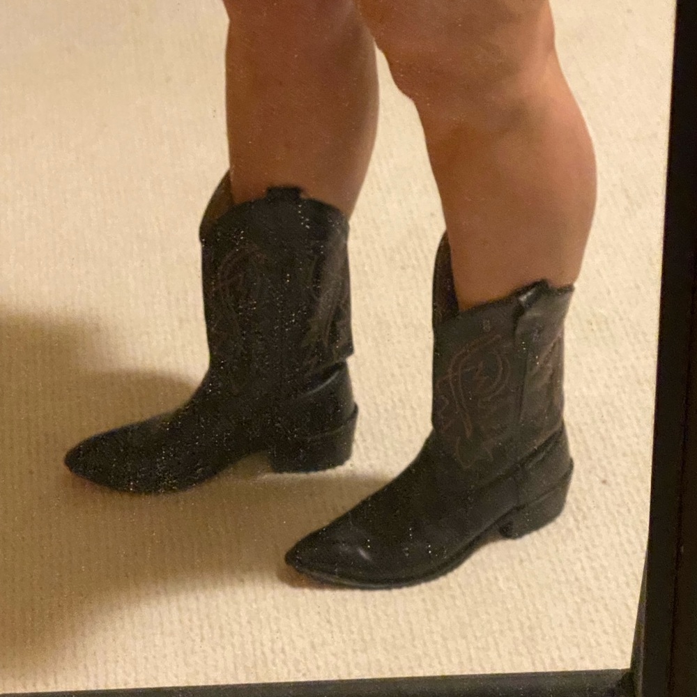 Old West cowgirl boots